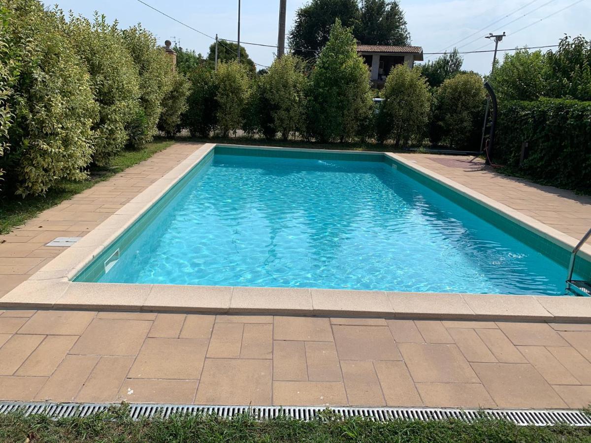 Charming Attic Apartment With Balcony & Swimming Pool Desenzano del Garda Exterior foto